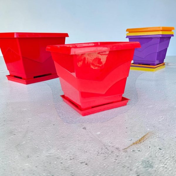 Plastična četvrtasta saksija MN 20x20cm crvena