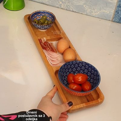 Drveni poslužavnik sa 3 odeljka, drveni poslužavnik, drvena daska, daske za meze, ukrasne daske za posluženje, daske za slavu, daske za proslave