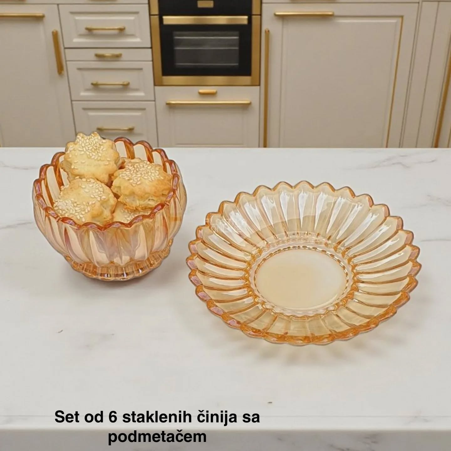 Set od 6 staklenih činija sa podmetačem - zlatni
