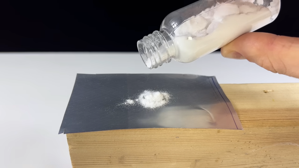 Praktična metoda kako skinuti super lepak sa plastike