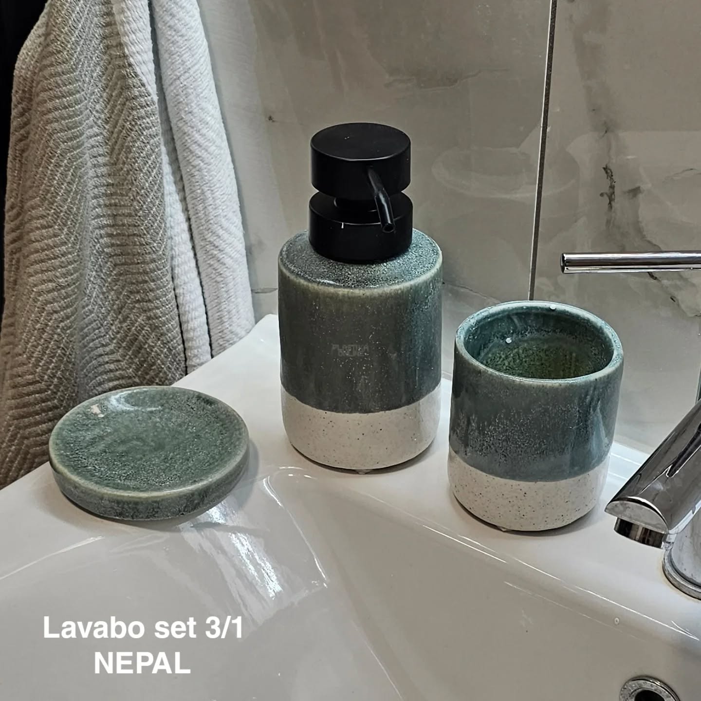Lavabo set 3, Keramički lavabo set, Držač za četkice za zube, Držač za sapun, Dozator za tečni sapun, Kupatilski set