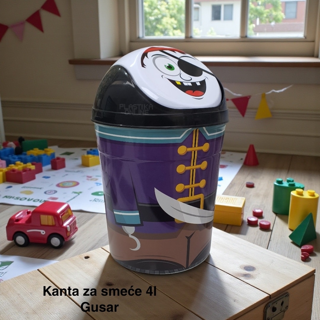 Kanta za smeće 4l , Kanta klatno dečija, Kanta za smeće za decu, Dečija kanta za smeće sa klatnom, Vesela kanta za decu, Kanta za odlaganje otpada, Praktična dečija kanta za smeće gusar