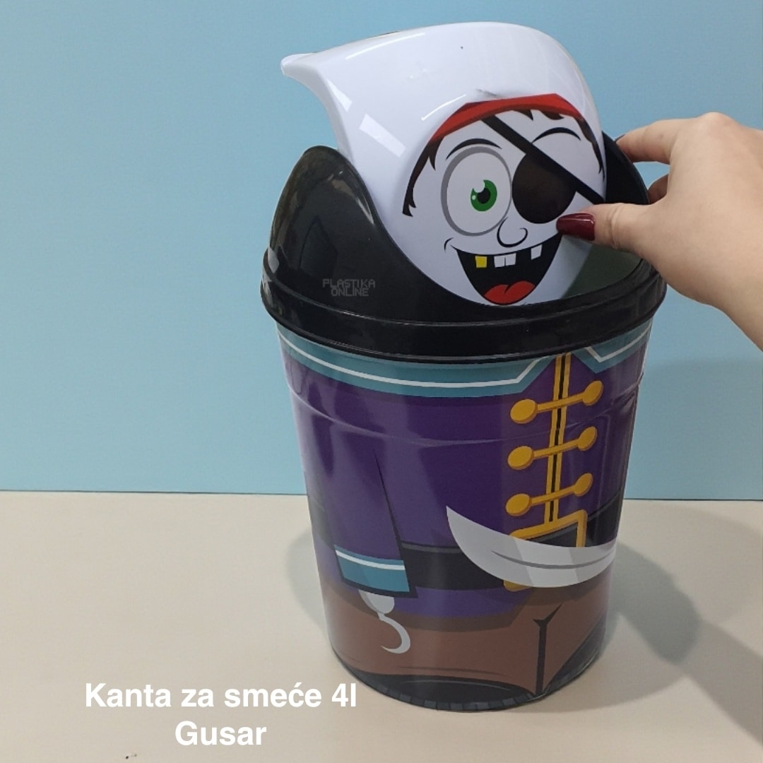 Kanta za smeće 4l , Kanta klatno dečija, Kanta za smeće za decu, Dečija kanta za smeće sa klatnom, Vesela kanta za decu, Kanta za odlaganje otpada, Praktična dečija kanta za smeće gusar