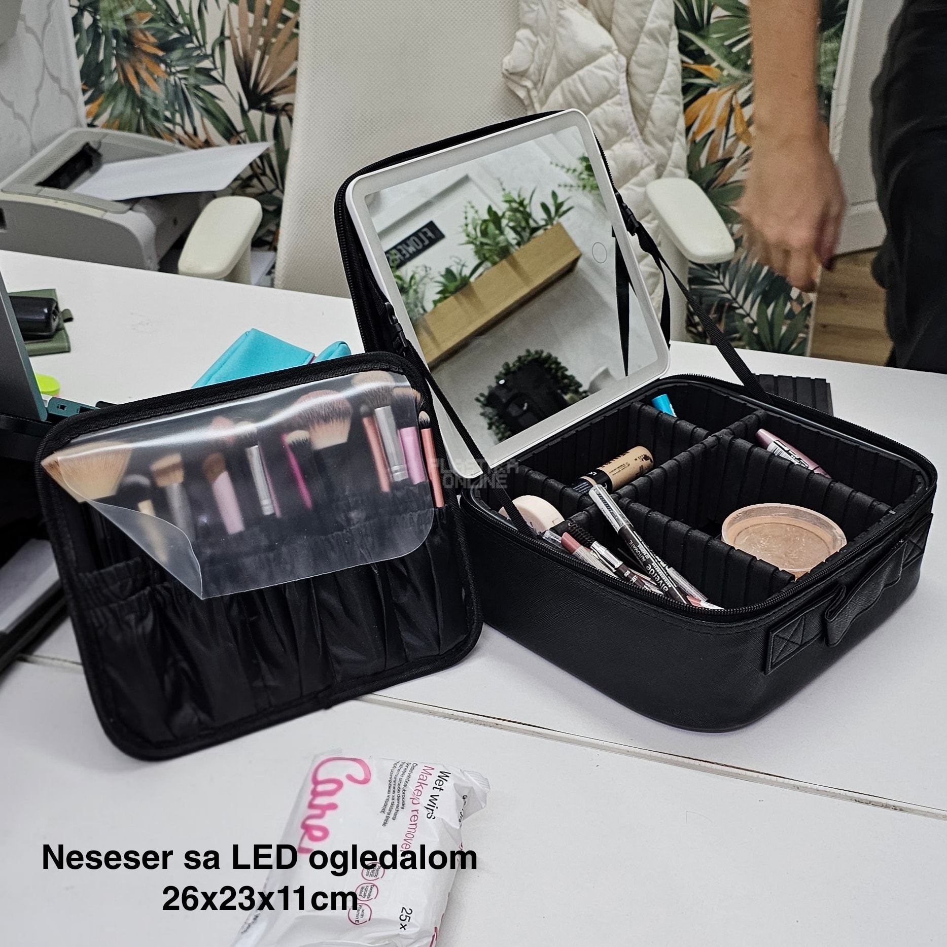 Neseser sa led ogledalom 26x23x11 cm, LED ogledalo sa tri jačine svetla, Stabilno ogledalo, neseser za šminku, Putni neseser sa LED ogledalom,