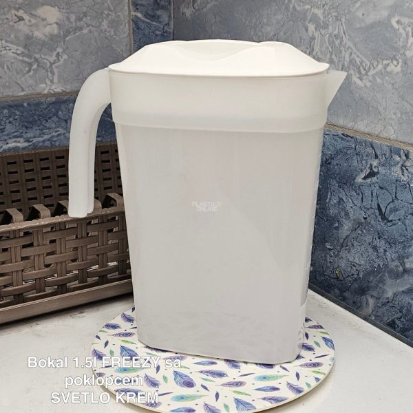 Bokal 1,5l s poklopcem Freezy, Bokal sa mericom, plasticni bokal