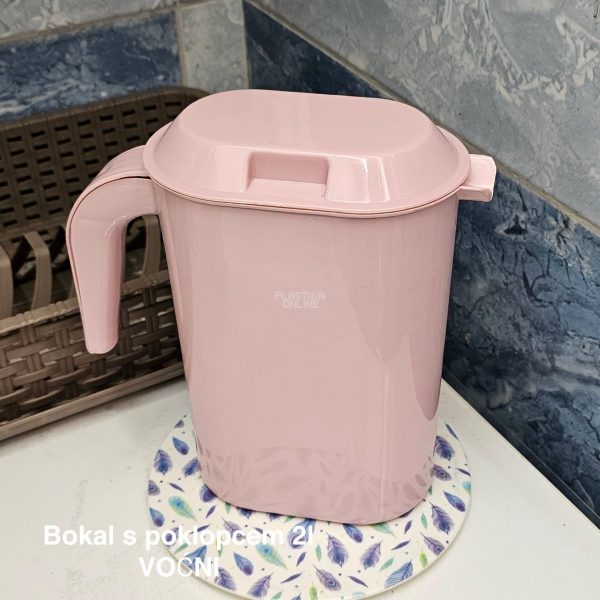 Bokal s poklopcem 2l Voćni, plastični bokal