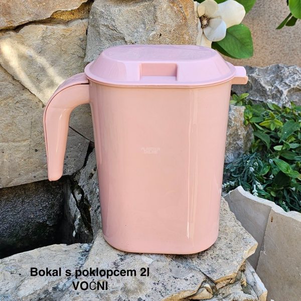 Bokal s poklopcem 2l Voćni, plastični bokal