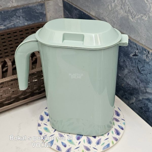 Bokal s poklopcem 2l Voćni, plastični bokal