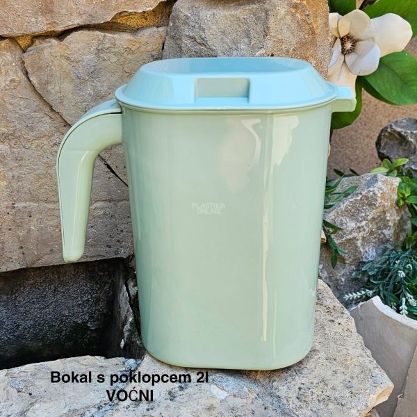 Bokal s poklopcem 2l Voćni, plastični bokal