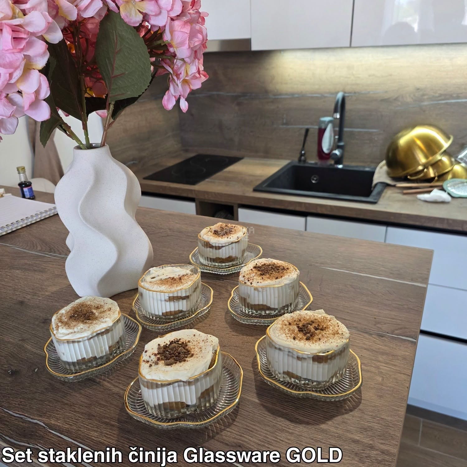 Set od 6 staklenih činija sa podmetačem sa zlatnim rubom glassware gold