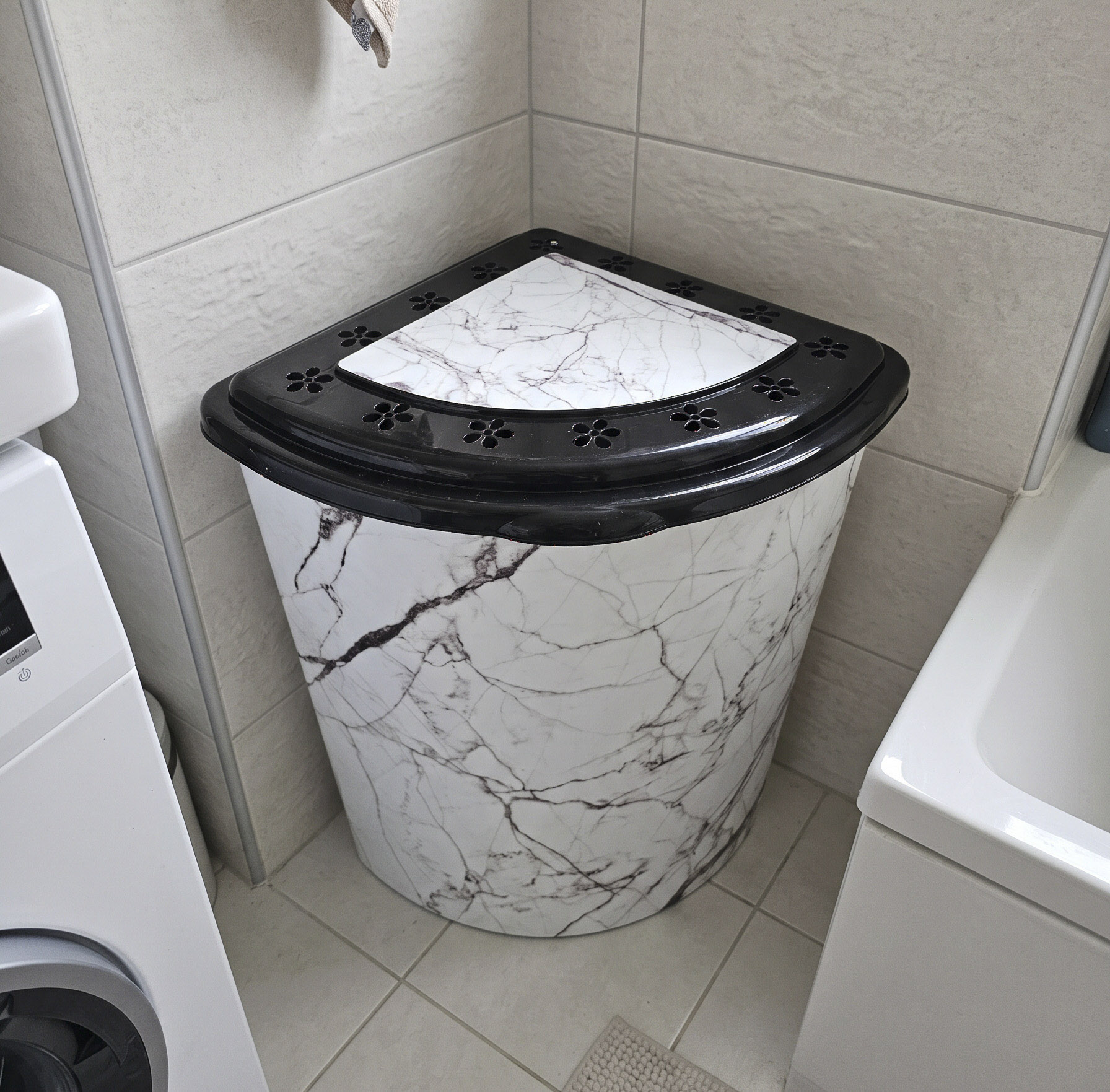 Ugaona korpa za prljav veš 50L Keramik