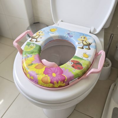 Dečiji adapter za wc šolju sa ručkama i sunđerom Bubamara